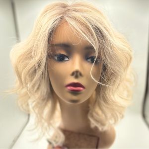 Raquel Welch Signature Wig  Collection Editors Pick Elite Shaded Biscuit Blonde